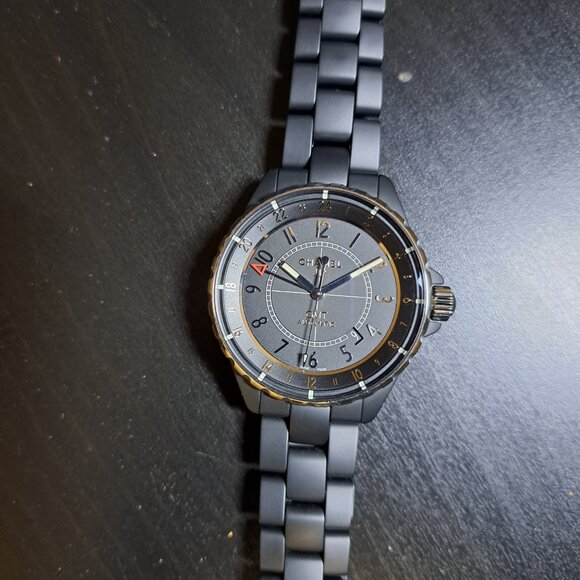 CHANEL J12 GMT Watch, 41 mm - Picture 2 of 8